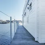 Aqualiving Bådhotel Aalsmeer