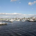 Aqualiving Bådhotel Aalsmeer