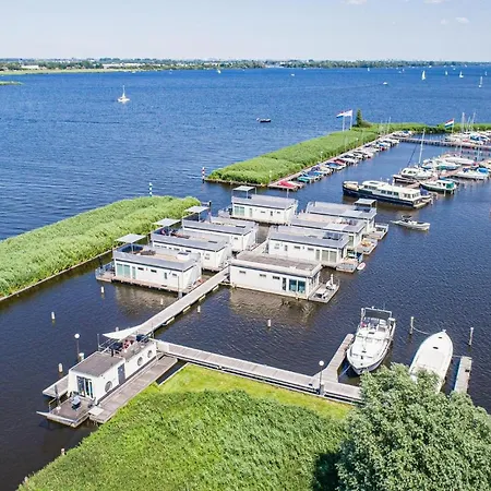 Botel Aqualiving Aalsmeer