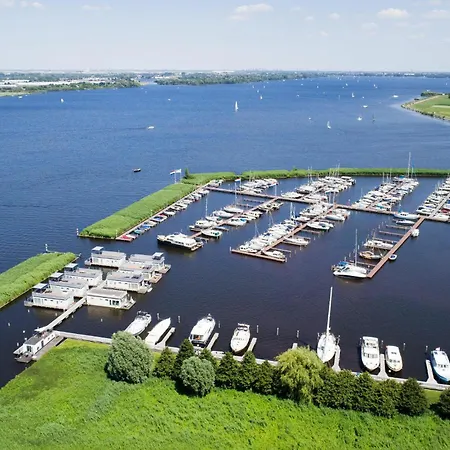 Aqualiving 4* Aalsmeer