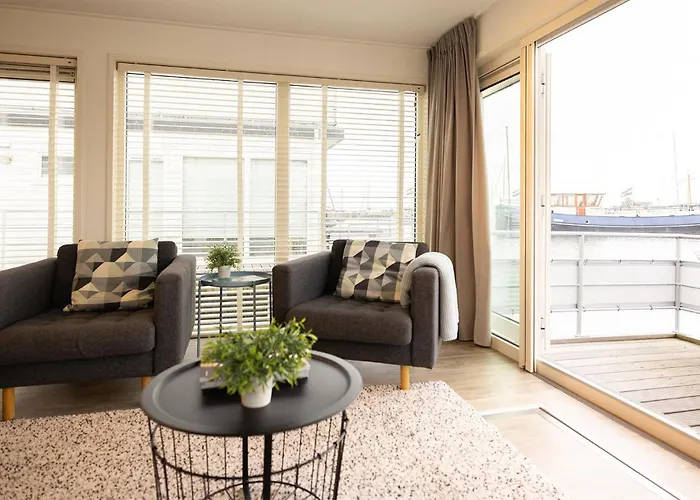 Botel Aqualiving Aalsmeer