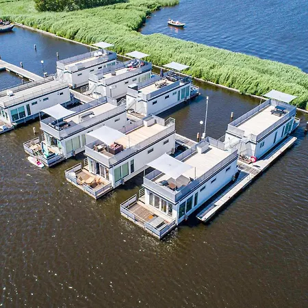 Botel Aqualiving