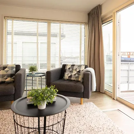 Botel Aqualiving Aalsmeer