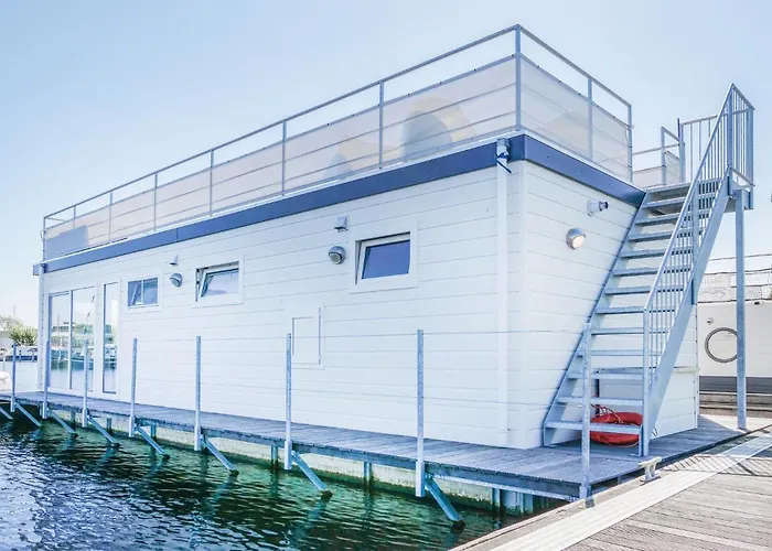 Aqualiving Úszó hotel Aalsmeer