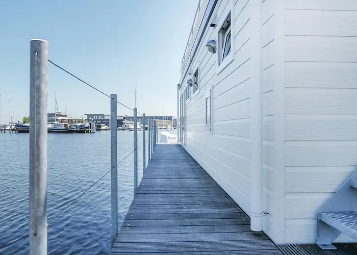 Aqualiving Úszó hotel Aalsmeer